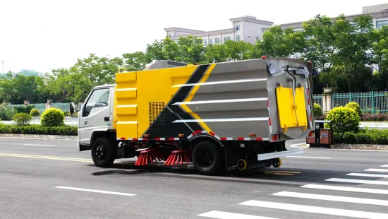 Camion balayeuse Dongfeng Kinrun 25 000 kg 8 x 4, camion de nettoyage routier efficace avec une masse de 25 000 kg et une benne de 10 m³