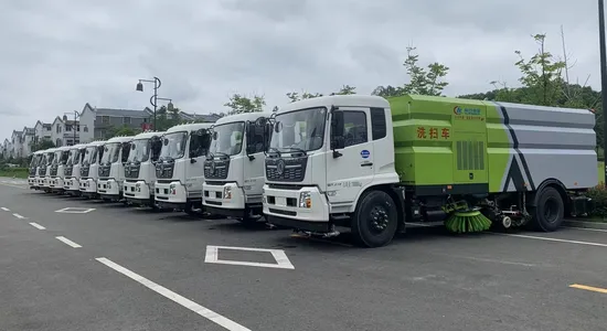 Camion balayeuse haute pression avec réservoir d'eau propre de 9 m3 et réservoir d'eaux usées de 7 m3 Camion balayeuse de route